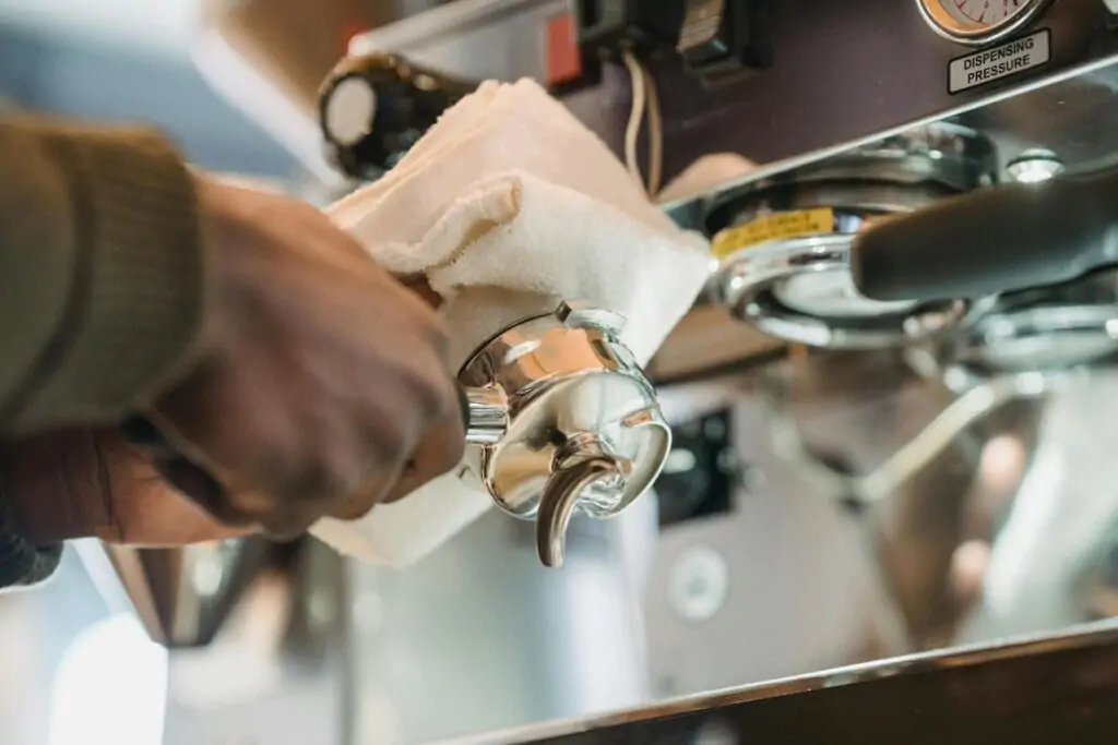 how to clean espresso machine with vinegar